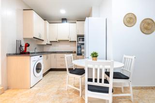 Location Appartement  Carrer del bidasoa. Se alquila piso en alquiler temporal a empresas en terrassa