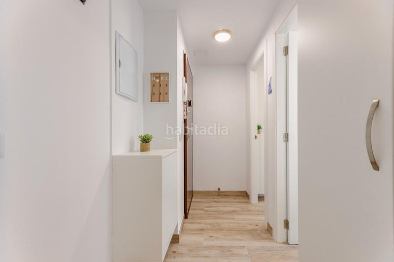 Foto f0e86fab-f661-49e4-a202-0f3c037d3875. Lloguer pis a Malva Rosa Valencia