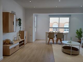 Appartement  Carrer del pintor camaron. Piso con reforma integral luminoso y muy céntrico
