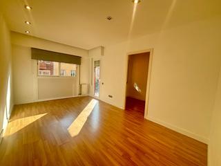 Piso  Calle de roger de flor. Tu hogar ideal te espera junto al paseo de sant joan en barcelon