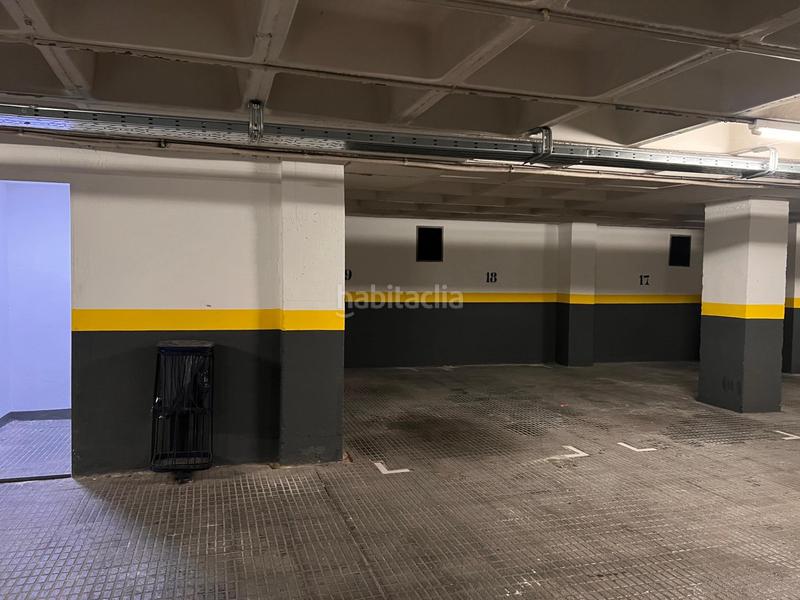 Foto f6962b32-a9ef-43c4-8acc-ef5bed9f448a. Alquiler parking coche plaza de parquing coche grande en Barcelona