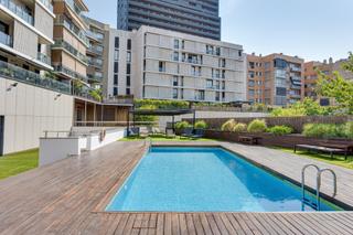 Appartement  Calle diagonal. Venta de piso en avenida diagonal  poble nou con piscina y jardí