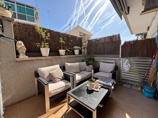 Lloguer Planta baixa  Carrer de les corts de cadis. Planta baja exterior con terraza. castelldefels  vistalegre. sin