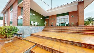 Casa  Carrer carrer acàcia. Casa con piscina y gran garaje . viladecans  albarrosa