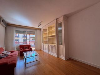 Location Appartement  Carrer sardenya. Luminoso piso de 100 m2 en eixample 4 hab, balcón y párking opci