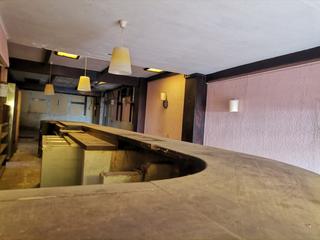 Location Local commercial  Passeig passeig de la marina. Local comercial con salida de humos en playa de castelldefels