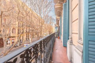 Appartement  Carrer valencia. Extraordinario piso en venta en la confluencia de calle valencia