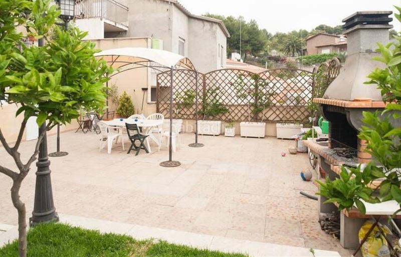 Foto 0715fb85-c6bc-4943-b0b1-4e68d8deb31e. Maison avec chauffage parking dans Can Roca Castelldefels