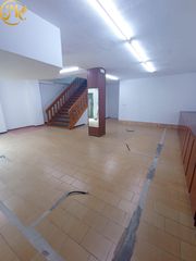 Miete Geschäftsraum  Calle de camilo alonso vega. Gran local comercial con acceso por 2 calles y garaje privado. o
