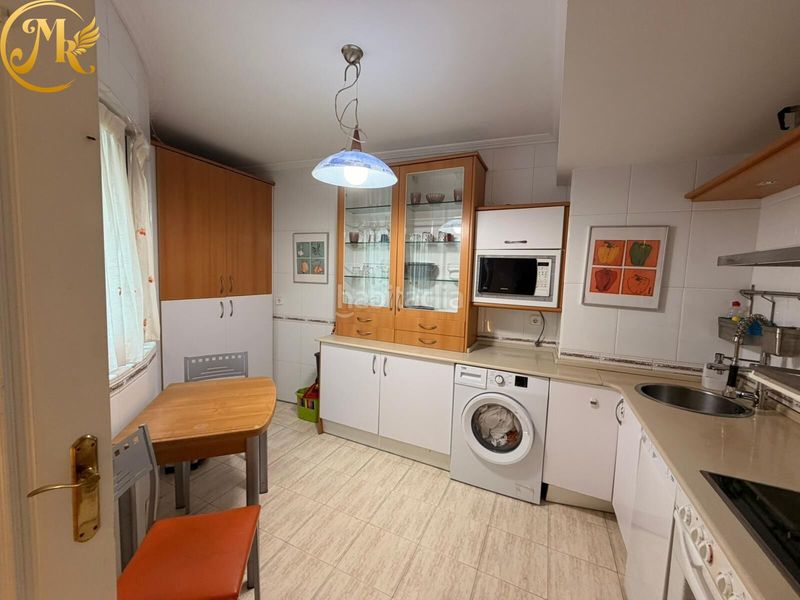 Foto 2a6aa4cf-28f4-47c9-9793-da81a59cc190. Rent flat with heating parking in Centro - Ayuntamiento Santander