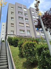 Flat  Calle de santa teresa de jesús. Zona puerto chico, piso de 3 habitaciones, primero de altura. bu