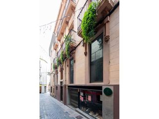 Edifici  Sant tomas. Edificio en venta en olot