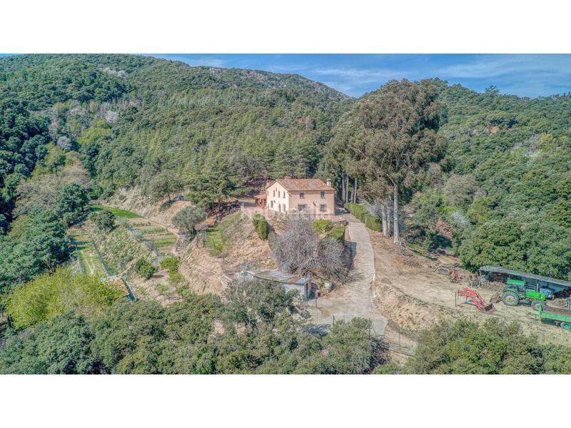 Foto a975291b-8c06-4274-9f14-a1f2201f31d1. Masia amb aparcament a Tordera Tordera