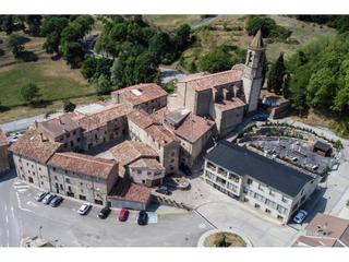 Edifici a Vidrà. Vidrá  hotel