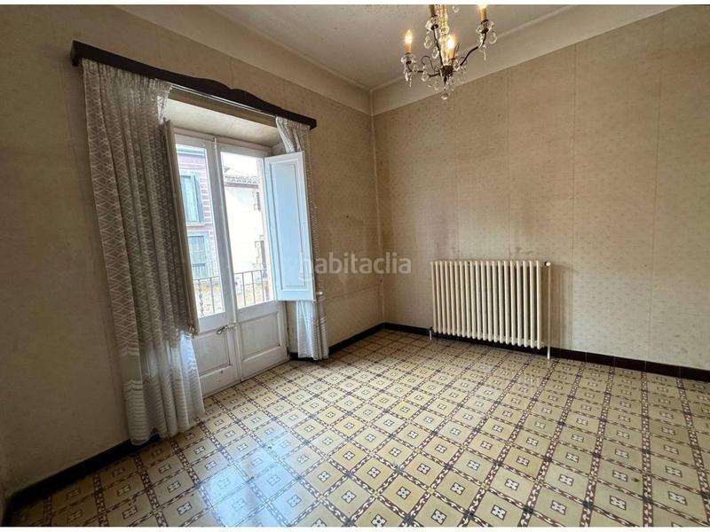 Foto 0ba8c77d-4e8b-48d8-af8b-b803c70e8aa9. Édifice dans Bisbal d´Empordà (La)