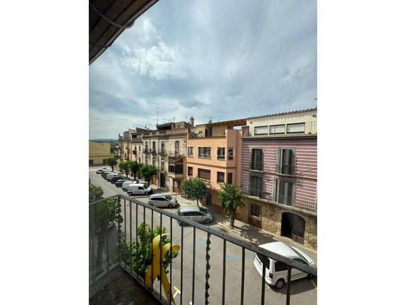 Foto 245a8ffa-cfa6-494e-984b-d87f23319c1a. Édifice dans Bisbal d´Empordà (La)