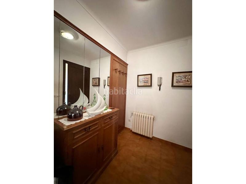 Foto 2cda09d5-1b4c-4623-b517-7fce1fcc3a6d. Édifice dans Bisbal d´Empordà (La)