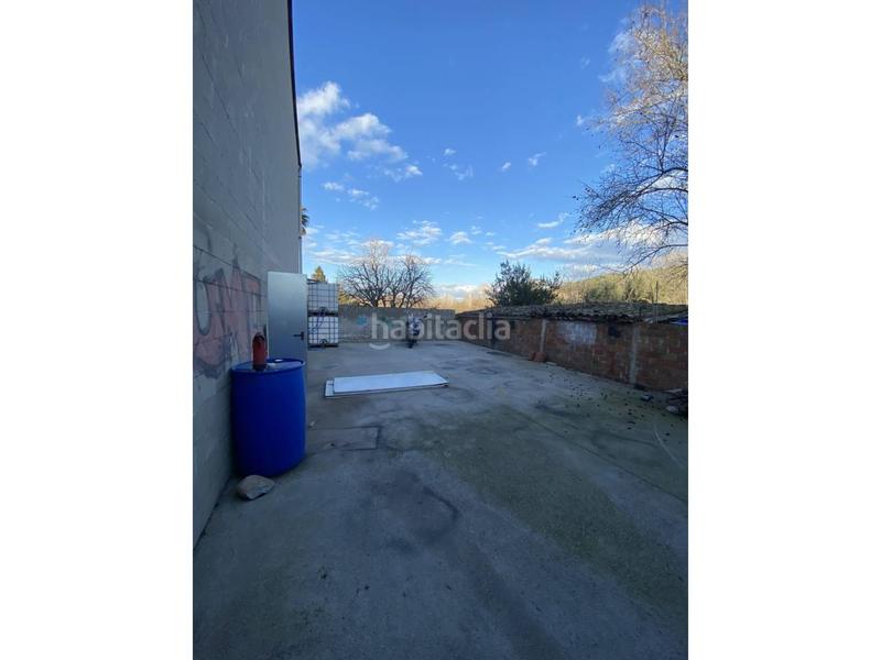 Foto 6a59b898-7b43-4e03-9e38-374a8f173780. Nave industrial sarria de ter zona centro ayuntamiento nave industrial con patio en Sarrià de Ter