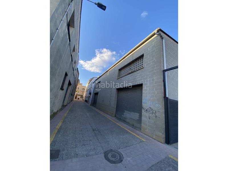 Foto d2261118-a948-4bd9-a6bf-5f6fda29a872. Nave industrial sarria de ter zona centro ayuntamiento nave industrial con patio en Sarrià de Ter
