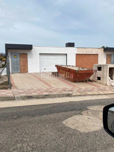 Foto a747a590-e7d5-4bb6-a9da-3e7e1140edf2. Edifici a carrer dels molins 83 a Riudecanyes