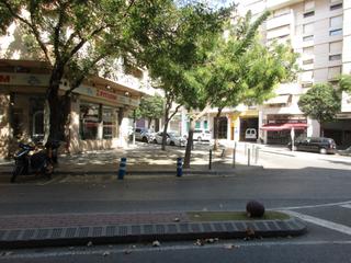 Local Comercial  Plaça de la pastoreta. Local de 160m2 apyo para negocio