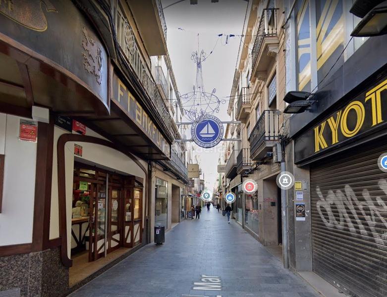 Foto ee457ec0-9109-4873-be83-ae222a4c0d11. Édifice dans Centre Badalona