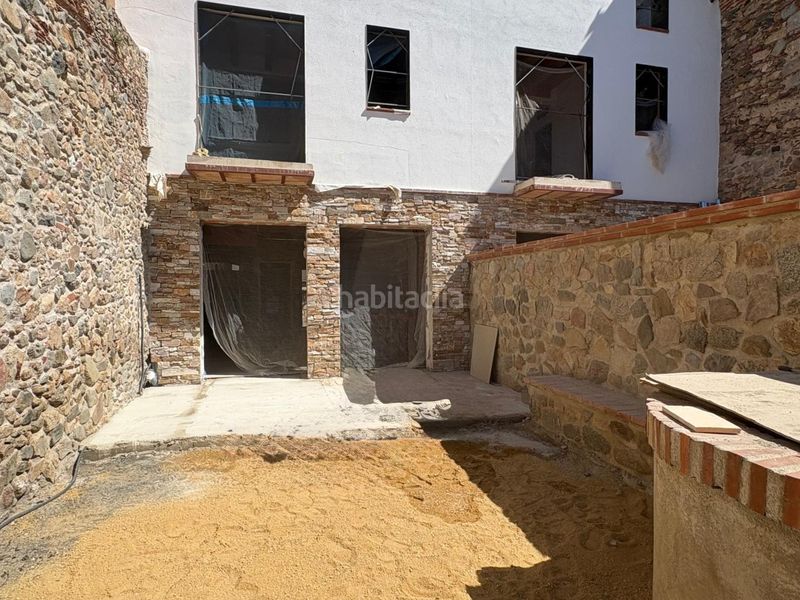 Foto a418e1a9-b35f-48b1-8523-4e32d202f8e9. Casa amb xemeneia calefacció a Poble Calonge