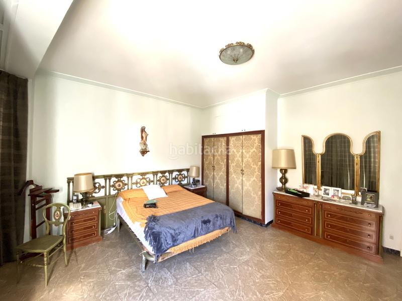 Foto 04468aea-f4df-4c2f-9c95-2e1fca47d000. Casa amb aparcament a Centre Badalona