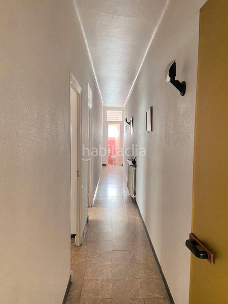 Foto 373cae64-df93-4cc4-881f-254d624e0668. Casa amb aparcament a Centre Badalona