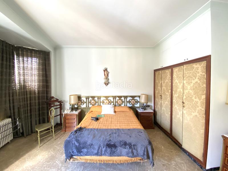 Foto f03b4a8f-d564-4792-a809-d5c3266c1ad0. Casa amb aparcament a Centre Badalona