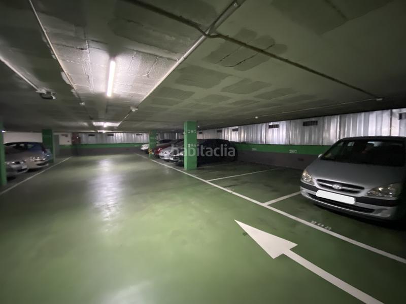 Foto 77fc4025-aa3e-4769-9e4e-97620d9aea4a. Parking coche en Llefià Badalona