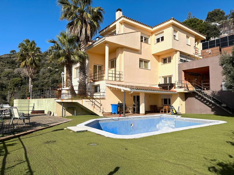 Foto ae19d959-94ed-449a-9936-741bd14874d0. Haus mit kamin heizung parking pool in Mas Ram Badalona