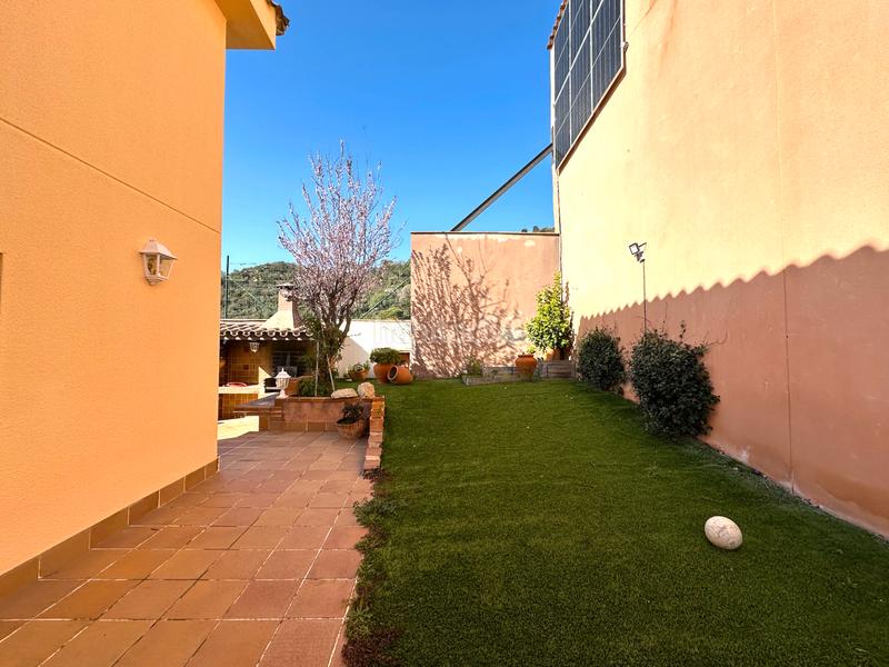 Foto 2ba3e83b-602d-4abd-9b13-faa9746307a5. House with fireplace heating parking pool in Mas Ram Badalona