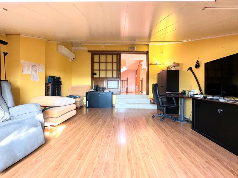 Foto 3eb223a3-623b-4c9c-88b2-8ff9152ecc49. House with fireplace heating parking pool in Mas Ram Badalona