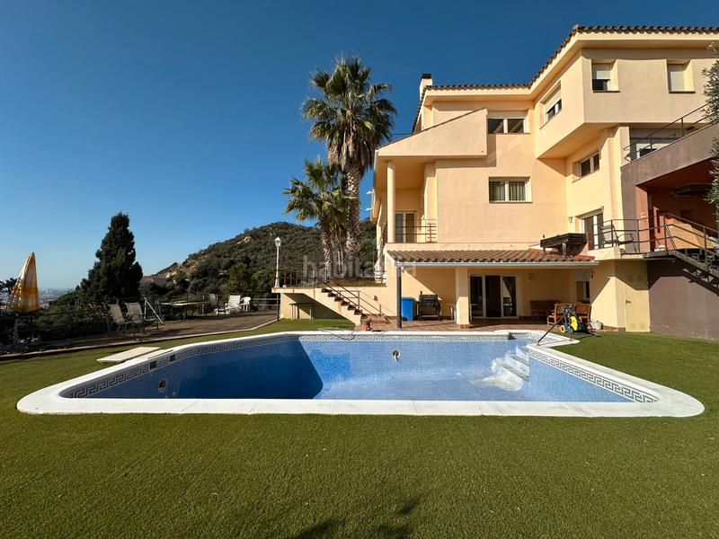 Foto 8d075722-f321-465e-ba9e-c0804d5ef8d8. Maison avec cheminée chauffage parking piscine dans Badalona