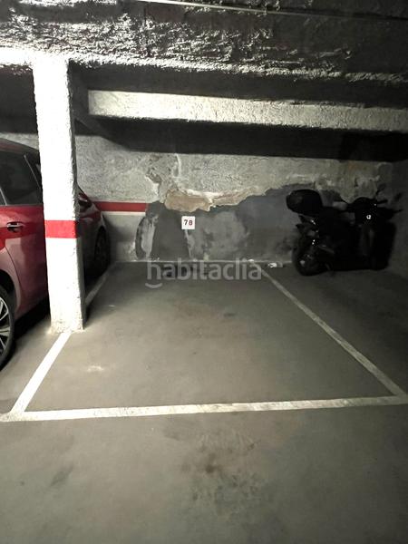 Foto 487303b1-190e-4f05-97ac-8a1cb399f724. Parking coche cotxe petit-mitja en Centre Badalona