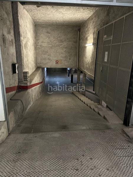 Foto 9f46940a-4183-4d04-914e-ed7d40e5c951. Parking coche cotxe petit-mitja en Centre Badalona