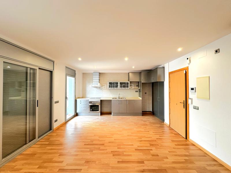 Foto b043a341-6447-4833-8661-8015fb565be4. Piso con gran terraza en Progrés - Pep Ventura Badalona
