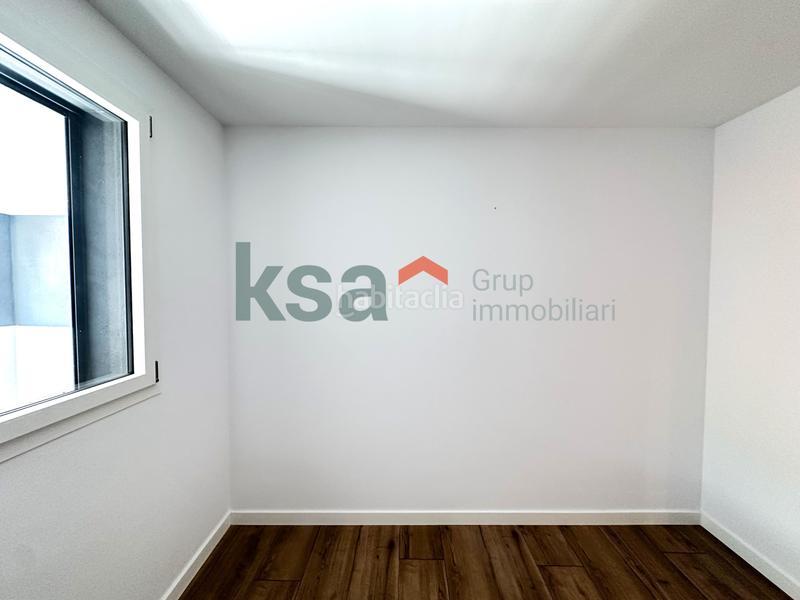 Foto 55a97acd-70a7-46a3-b4fb-c355d3b651a1. Zweistöckige wohnung mit heizung in Centre Badalona