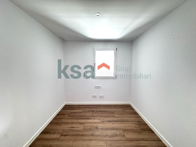 Foto eca63a3a-fb36-4f6a-b1d9-f0b90c9a084b. Zweistöckige wohnung mit heizung in Centre Badalona