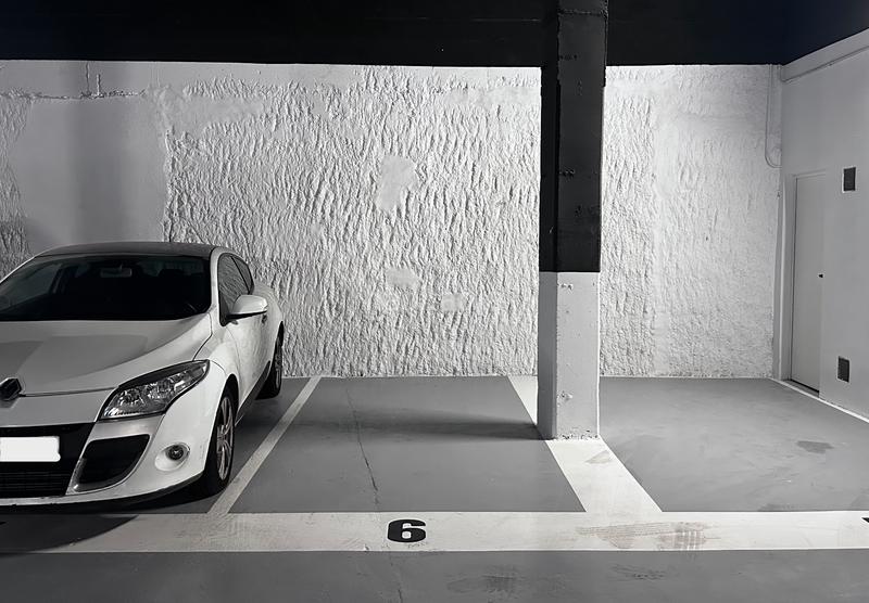 Foto 117cb213-be78-4f18-98b8-85e21d8c70cf. Autoparkplatz in Centre Badalona