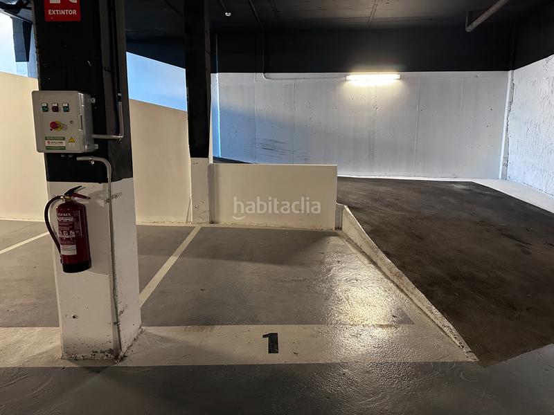 Foto 77137bdf-7ef4-40ce-a27b-01468b174c33. Autoparkplatz in Centre Badalona