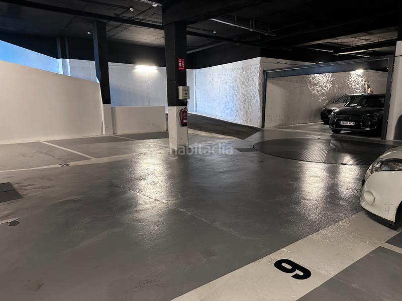 Foto 8b978993-135a-400e-be14-b6186a7b5934. Autoparkplatz in Centre Badalona