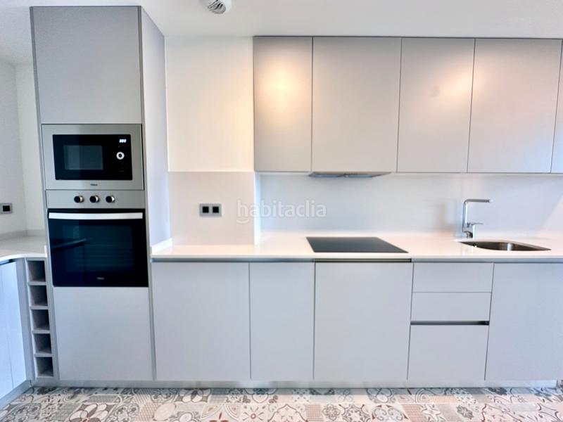 Foto 7316e065-0f5c-42d5-bc6b-1b5942df0819. Flat with heating parking pool in Port Badalona