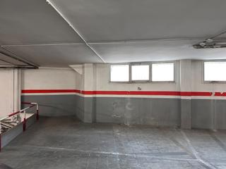 Miete Autoparkplatz  Carrer de guifré. Coche + moto
