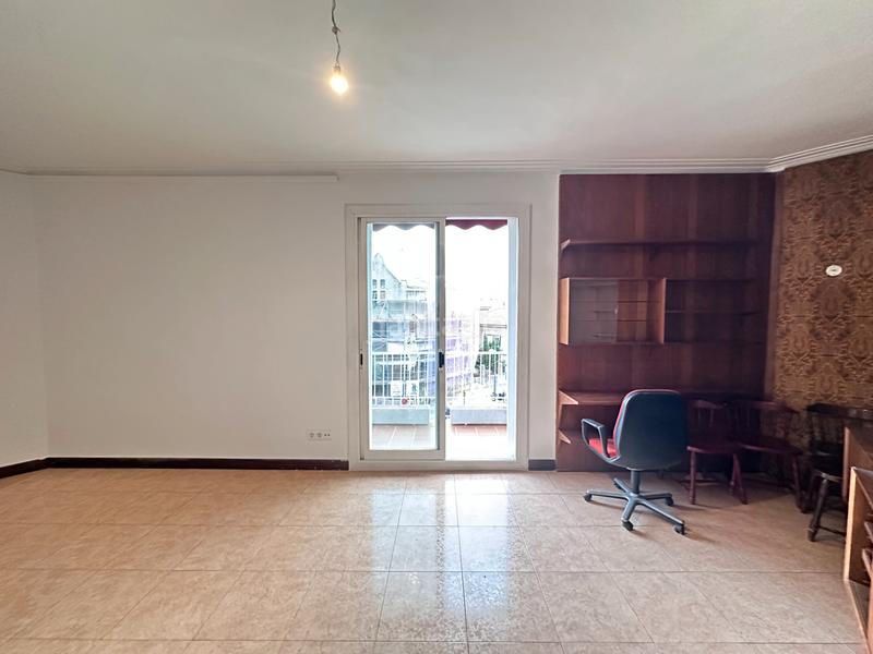 Foto d4be28ba-be3d-4f33-bd77-110fd13539d1. Rent flat with heating in Centre Badalona