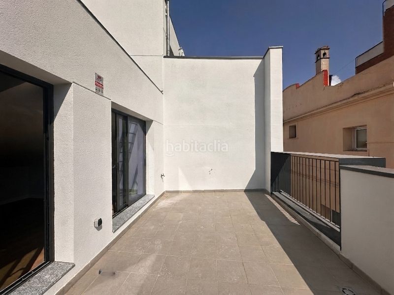 Foto 877f472e-4d08-4dfa-b99b-e4347ed824e2. Casa amb calefacció a Casagemes Badalona