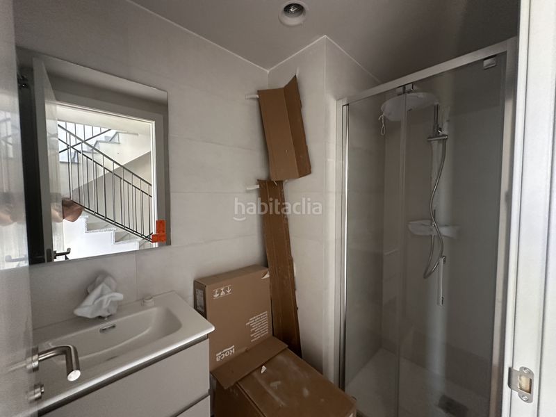 Foto d866e5bf-fb0a-414b-8ad8-d29d3bcb3b1a. Casa amb calefacció a Casagemes Badalona
