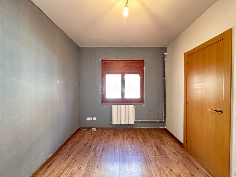 Foto 28e9328f-2c23-4dc3-8ded-9a4e756bd871. Casa amb calefacció a Bonavista Badalona