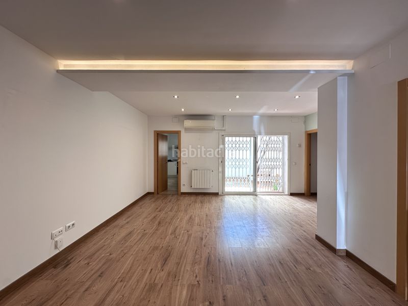 Foto 3329bcef-6e3d-4439-8f3e-27533d968a76. Casa amb calefacció a Bonavista Badalona